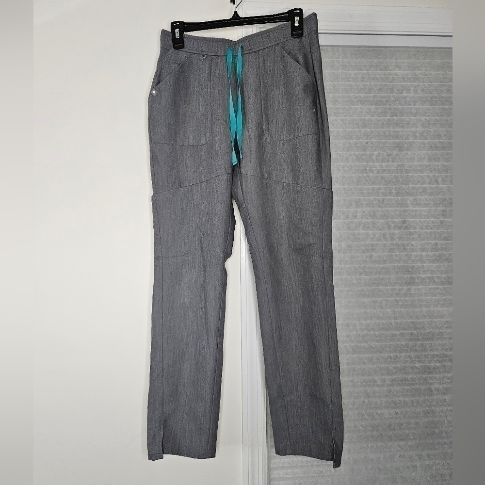 NWOT Figs scrub pants in graphite grey size S